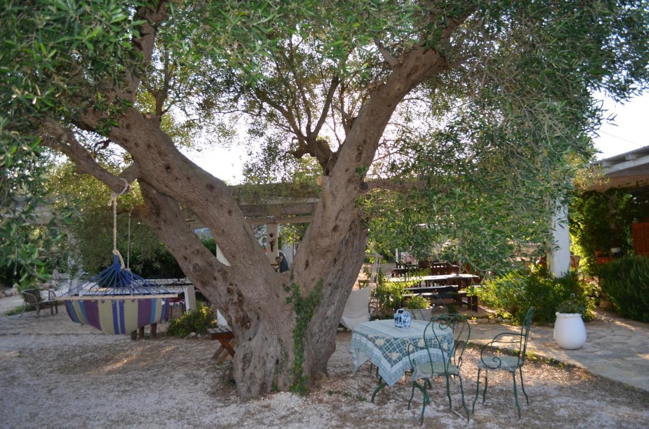 I Trulli Di Acquarossa Aparthotel Cisternino Exterior photo